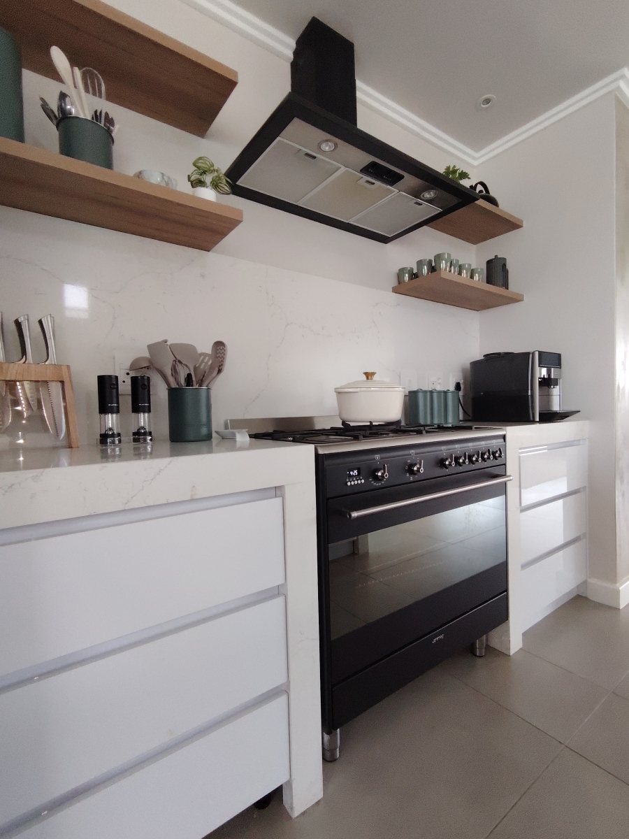 To Let 6 Bedroom Property for Rent in Brackenridge Western Cape